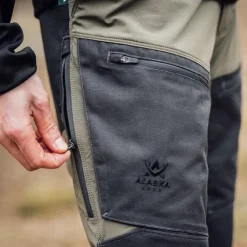 Alaska 1795 Alaska Trekking Lite Pro -miesten housut, Dark Olive / Grey| Retkeilyhousut