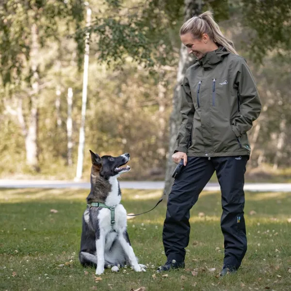 Arrak Outdoor Koiranohjaajan Vaatteet^Arrak Rain Jacket naisten sade- ja kuoritakki, oliivi