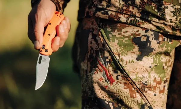 Benchmade Taittoveitset^15533 Mini Taggedout veitsi