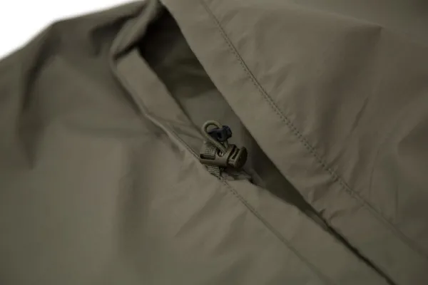 Carinthia Makuupussilakanat, peitot ja retkityynyt^Expedition Cover Gore-Tex makuupussin päällinen, oliivinvihreä