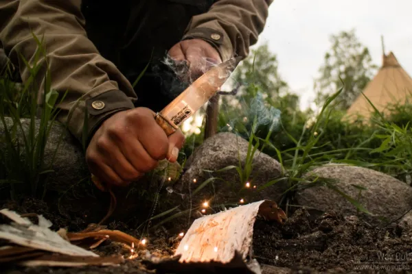 Casström Lars Fält veitsi tuluksilla| Metsästyspuukot