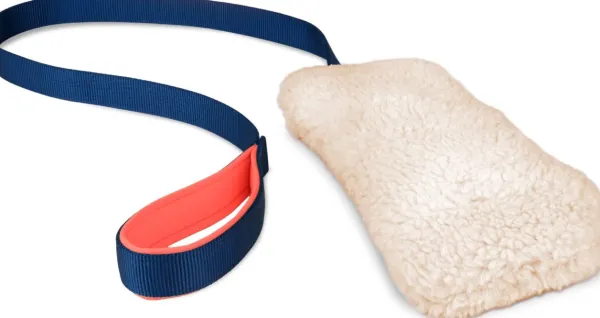 Coachi Chase & Crinkle lelu joustolla, Navy Coral & Faux Lambswool| Aktivointilelut