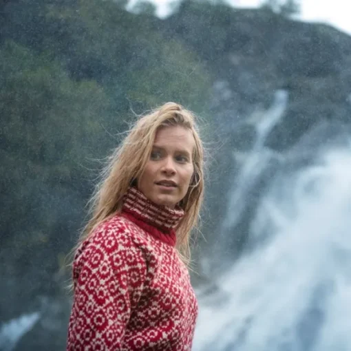 Devold Hupparit, Fleecet Ja Välipaidat^Svalbard Sweater High Neck Unisex Hindberry/Off White