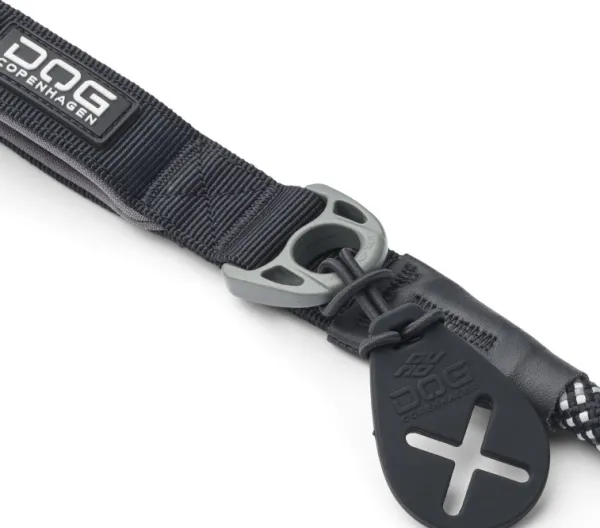 DOG Copenhagen Flexy Poop Bag Holder koirankakkapussin pidike, Black| Koirankakkapussit