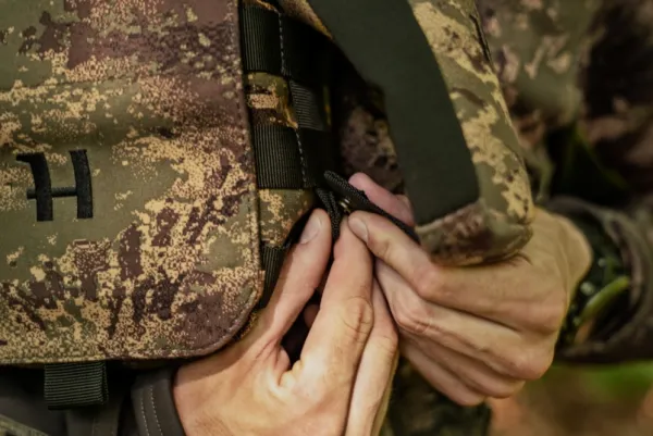 Härkila Katselukiikarit^Deer Stalker Camo Bino Strap kiikarin kantolaukku valjailla, Axis MSP®Forest