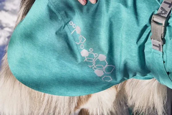 Hurtta Monsoon Coat II ECO koirantakki, 60-70 cm, Peacock| Sadetakit