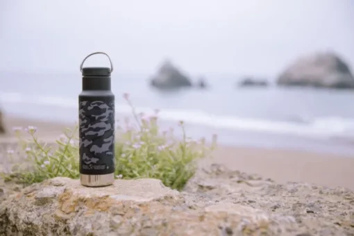 Klean Kanteen Insulated Classic Narrow juomapullo, 355 ml, Black Camo| Eristetyt Juomapullot