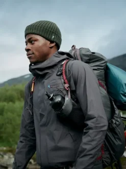 Klättermusen Asynja Jacket -sadetakki, musta| Kuori- Ja Sadetakit