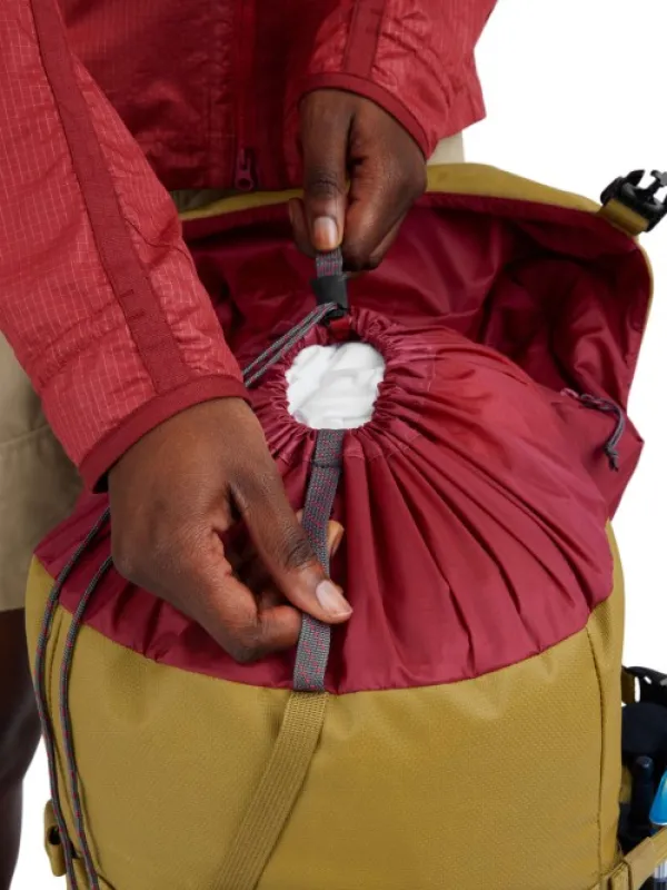 Klättermusen Bergelmer Backpack 40 L Silver Green| Reput Ja Rinkat