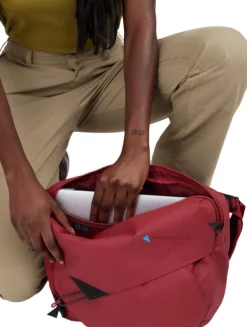 Klättermusen Olkalaukut^Gaut Messenger Bag olkalaukku, musta