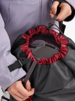 Klättermusen Reput Ja Rinkat^Ull Backpack päiväreppu, 20L, musta