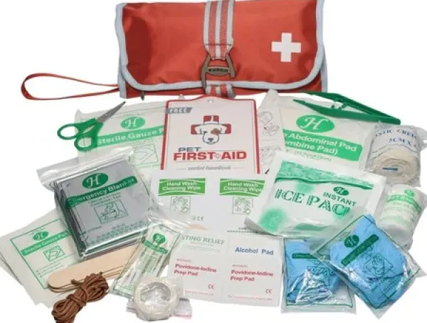 Kurgo Pet First Aid Kit koiran ensiapupakkaus, 50 kpl| Haavojen Hoito