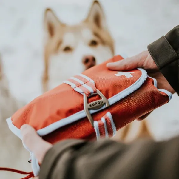 Kurgo Pet First Aid Kit koiran ensiapupakkaus, 50 kpl| Haavojen Hoito
