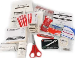 Lifesystems Explorer First Aid Kit ensiapupakkaus| Juomapullot
