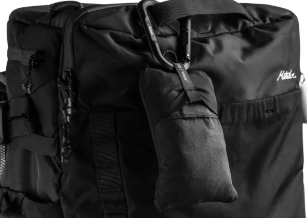 Matador Makuupussilakanat, peitot ja retkityynyt^Blackout unimaski ja korvatulpat