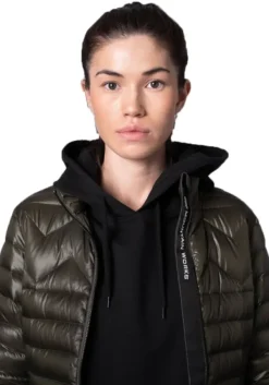 Mountain Works Untuvatakit^W's Featherlight Jacket Military