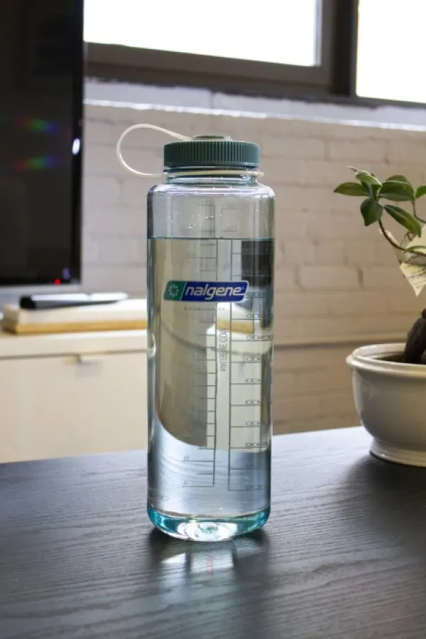 Nalgene ympäristöystävällinen pullo, 1,4 L, vaaleanburgundi| Juomapullot