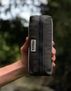 Pangea Pyyhkeet Ja Hygieniatarvikkeet^Eco Towel 2.0 Standard 120 x 70 cm bambupyyhe, mustaharmaa